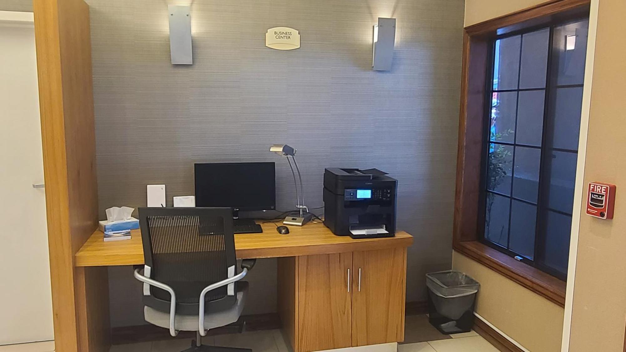 Best Western Hesperia-Victorville Suites Eksteriør billede